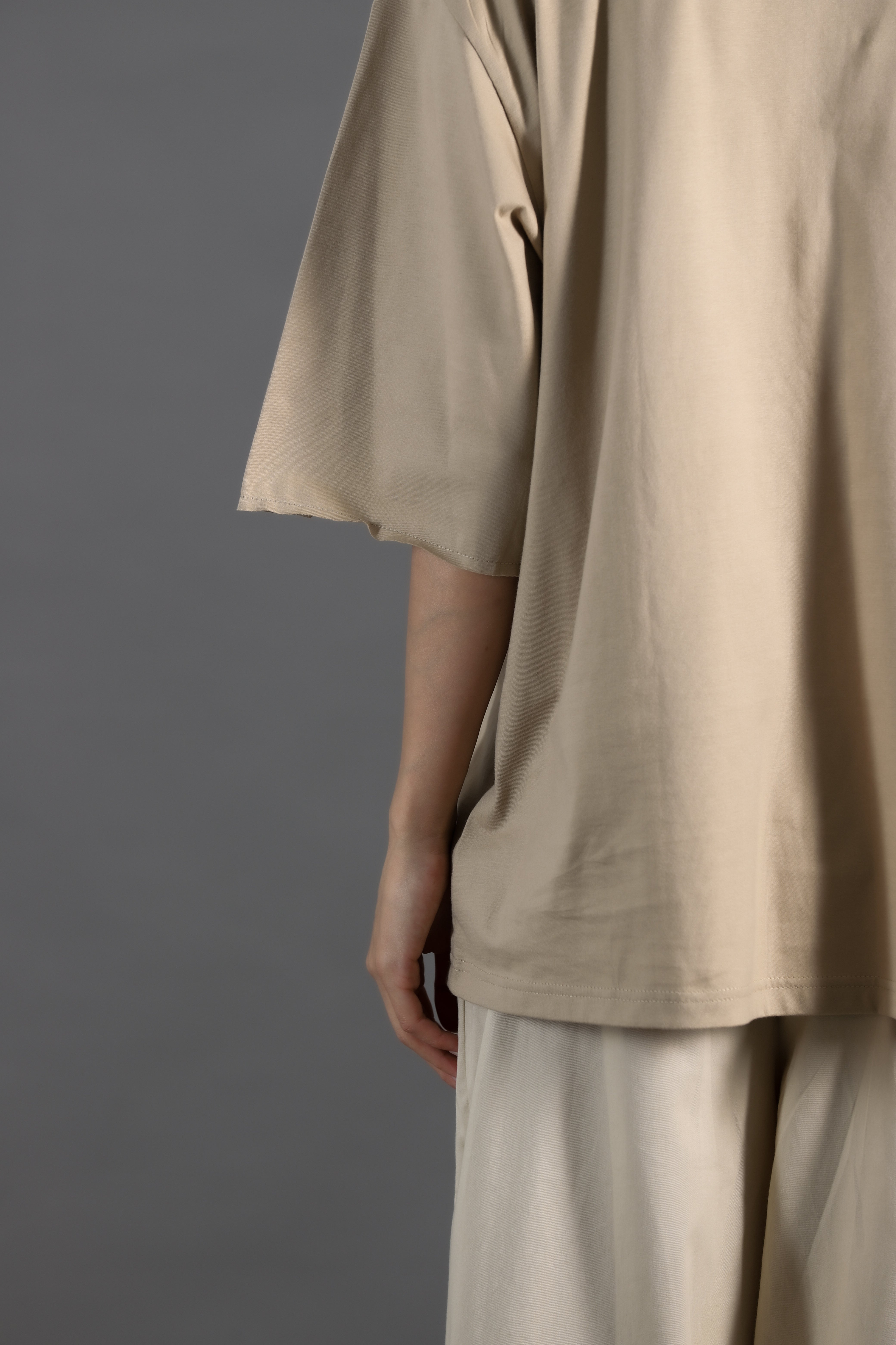 Wide Neck OVERSIZED Unisex T-Shirt - MUTU Brand