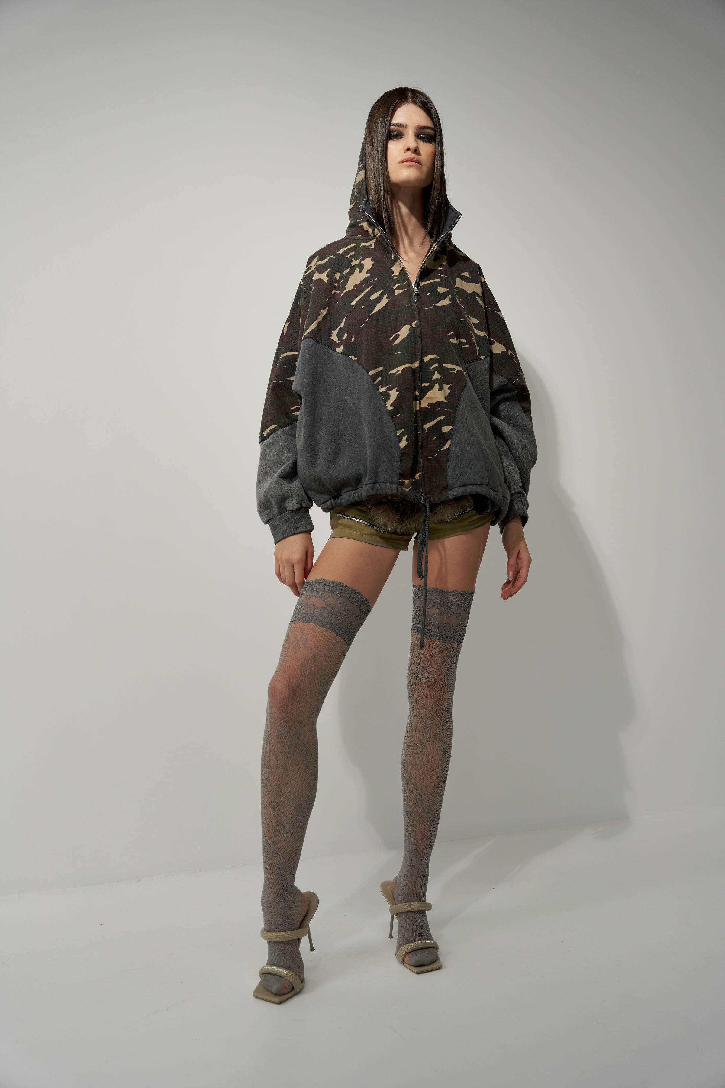 UNISEX HOODIE "THE EXPLORER"