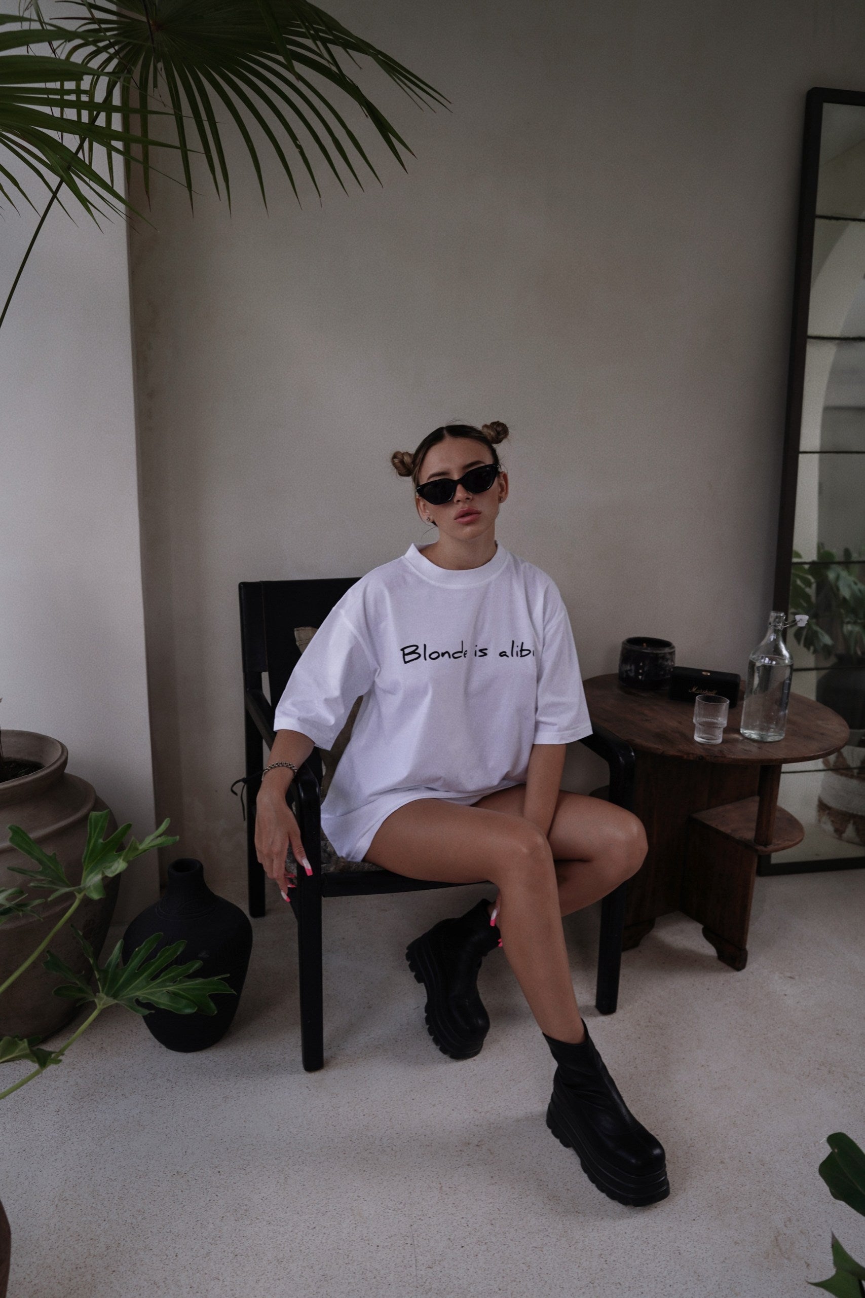 Oversized T-shirt (Blonde is Alibi) High Neck - MUTU Brand