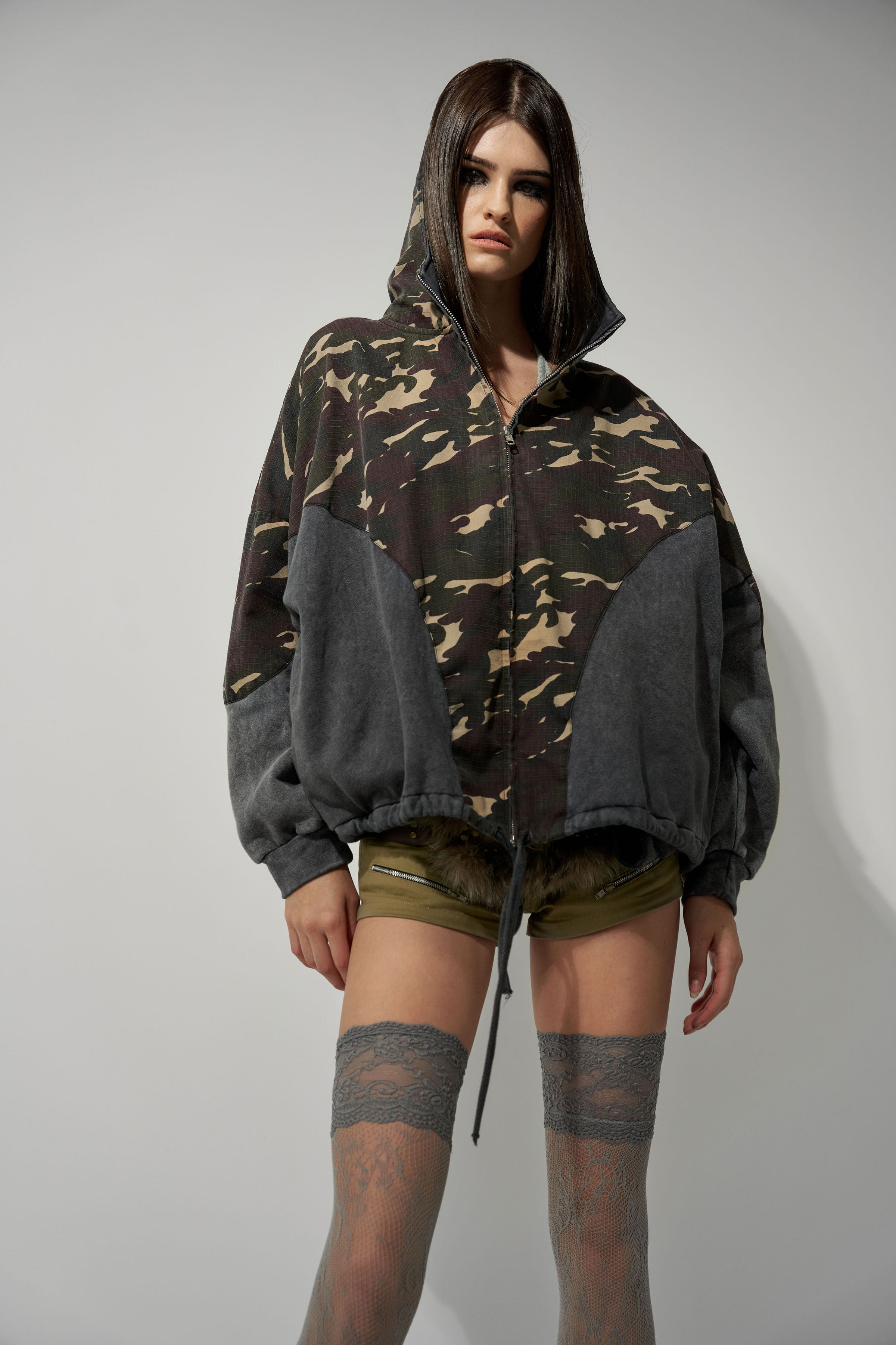 UNISEX HOODIE "THE EXPLORER"