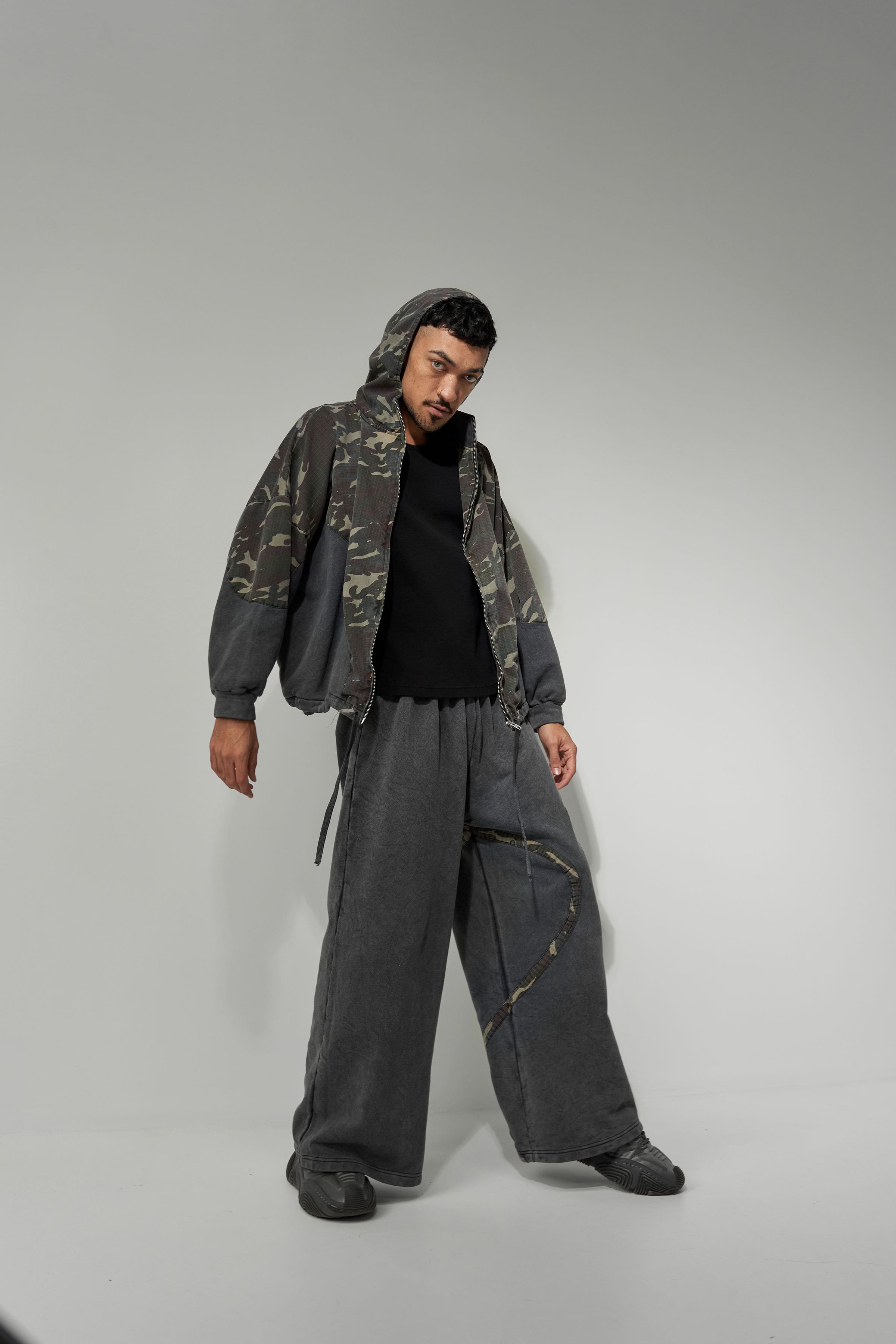UNISEX TRACK SUIT "THE EXPLORER"