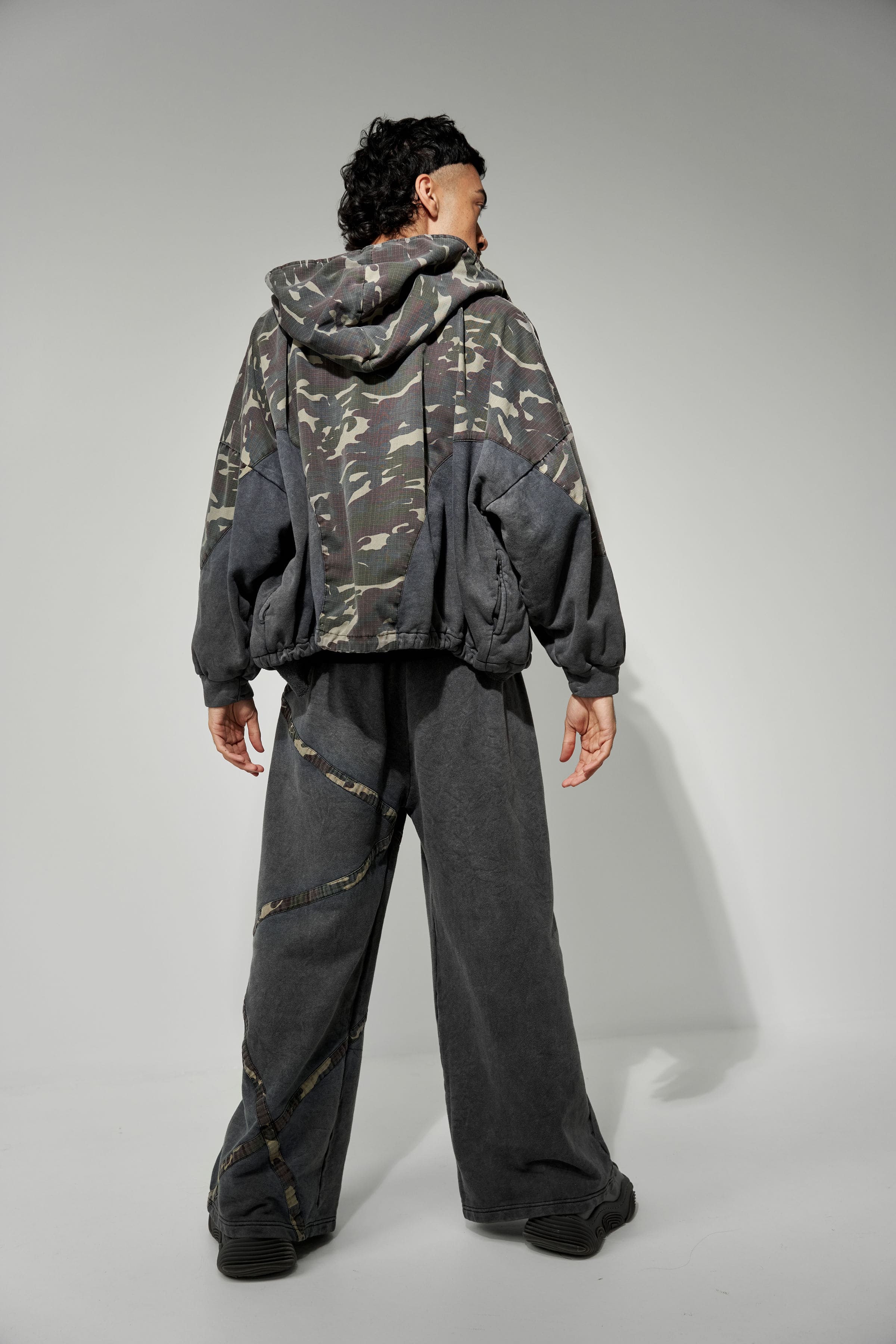 UNISEX TRACK SUIT "THE EXPLORER"