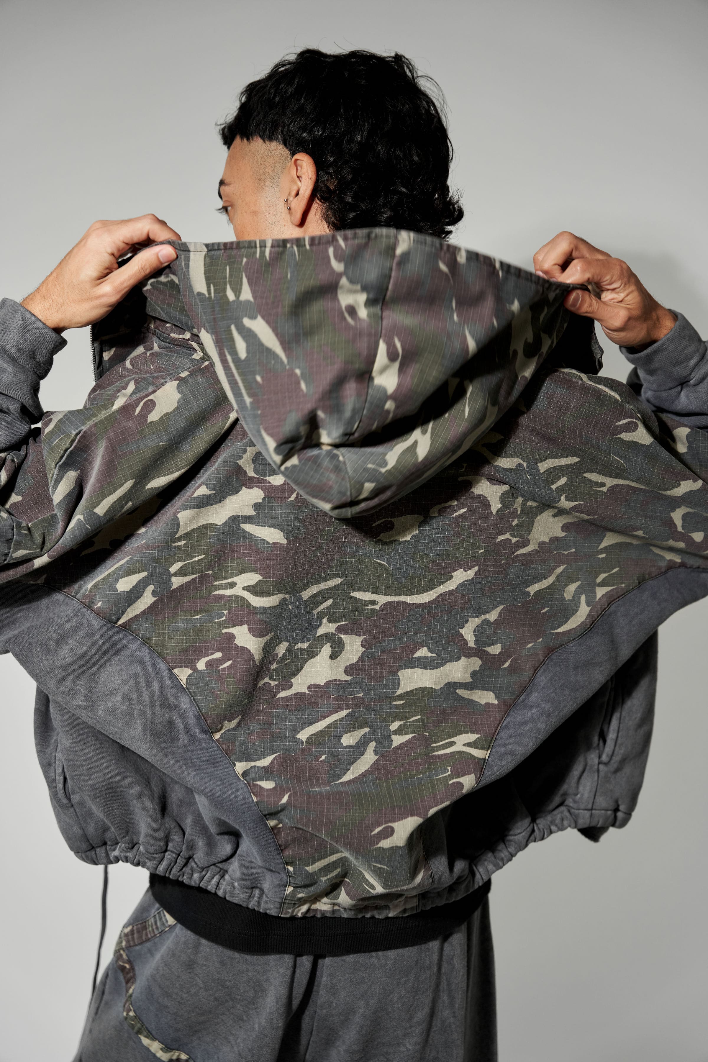 UNISEX TRACK SUIT "THE EXPLORER"