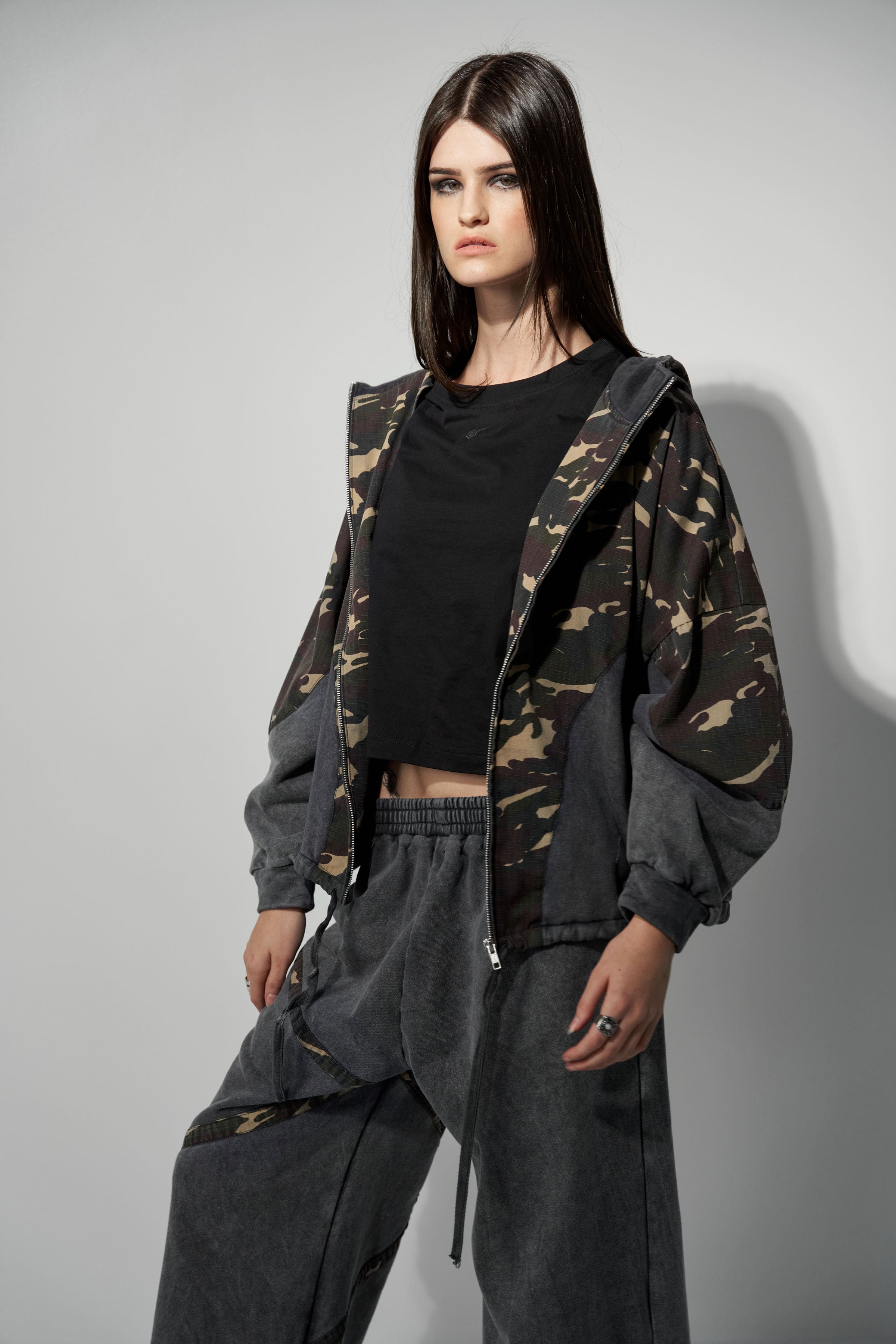 UNISEX TRACK PANTS "THE EXPLORER"
