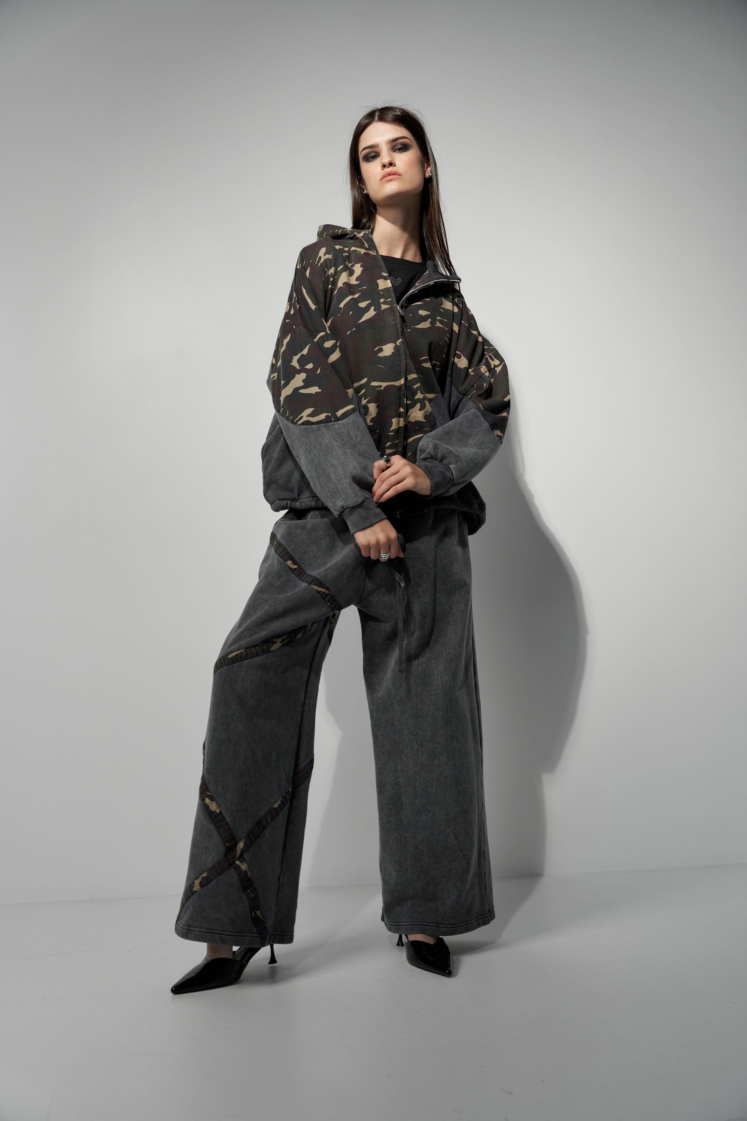 UNISEX TRACK SUIT "THE EXPLORER"